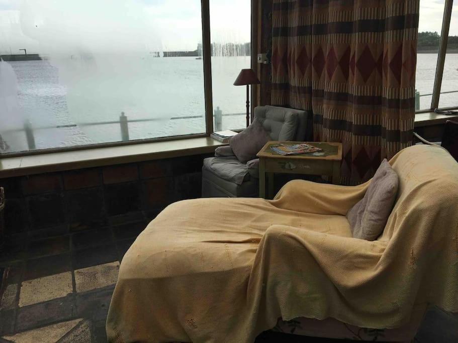 فيلا Wood Quay - A Truly Unique, Seafront Experience! كارلينغفورد المظهر الخارجي الصورة